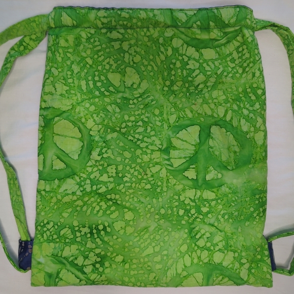 Handmade Green And Blue Batik/Tie-dye Ruffles And Drawstring Backpack - Picture 5 of 10